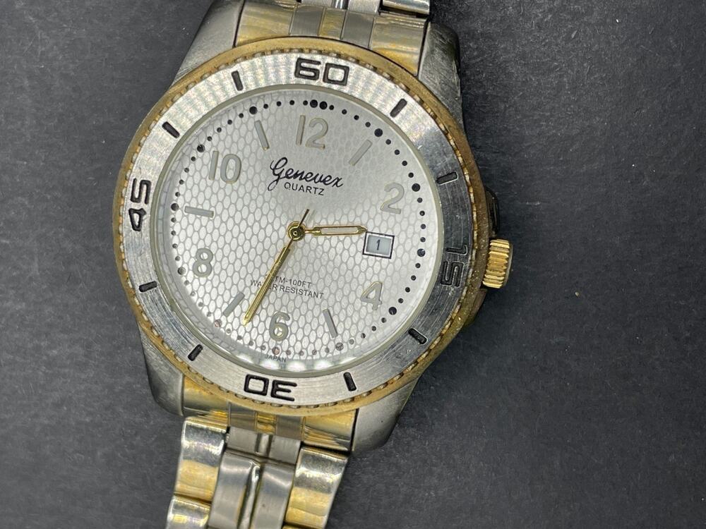 Vintage Genevex Men's Two-Tone Quartz Date Watch 3ATM WR Stainless Steel 42MM